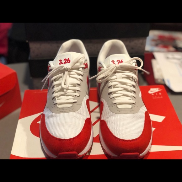 nike shoes red white